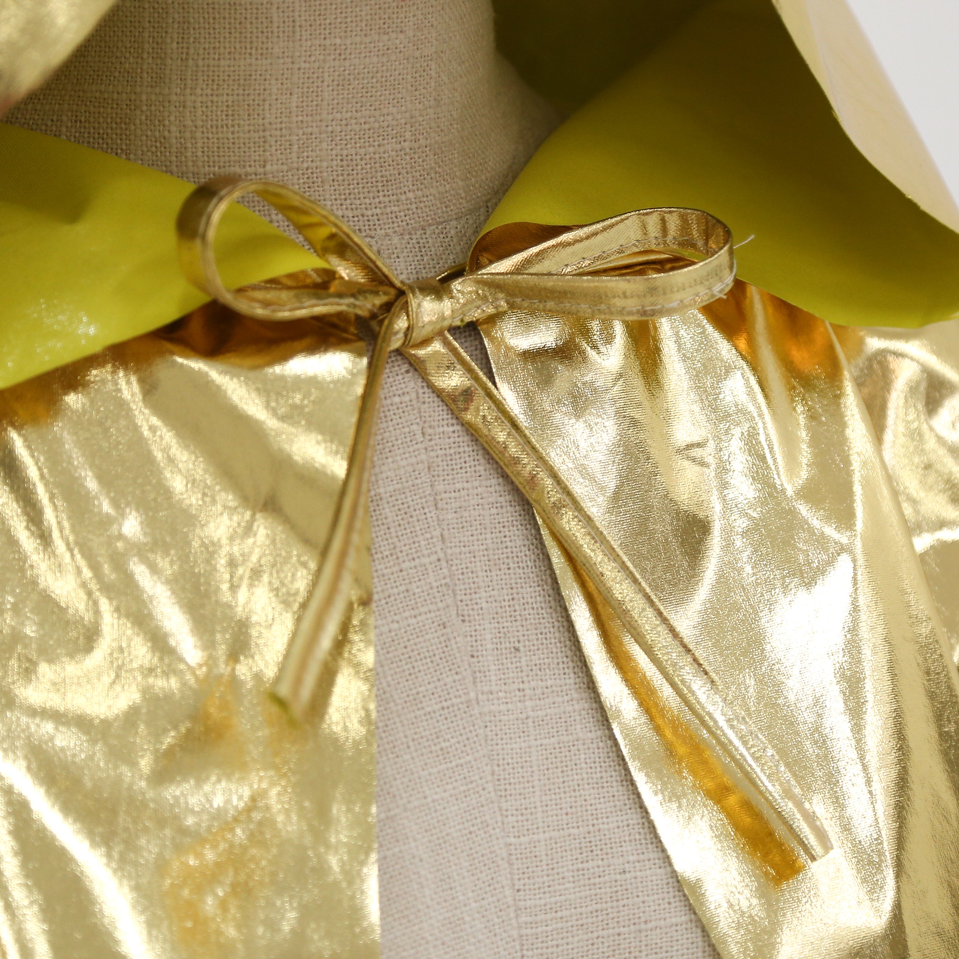 Custom Metallic Gold Hooded Cape With Neck Tie‑Strap 115CM 125CM 145CM 155CM Shiny Cosplay Cloak For Halloween Fantasy Theme Party