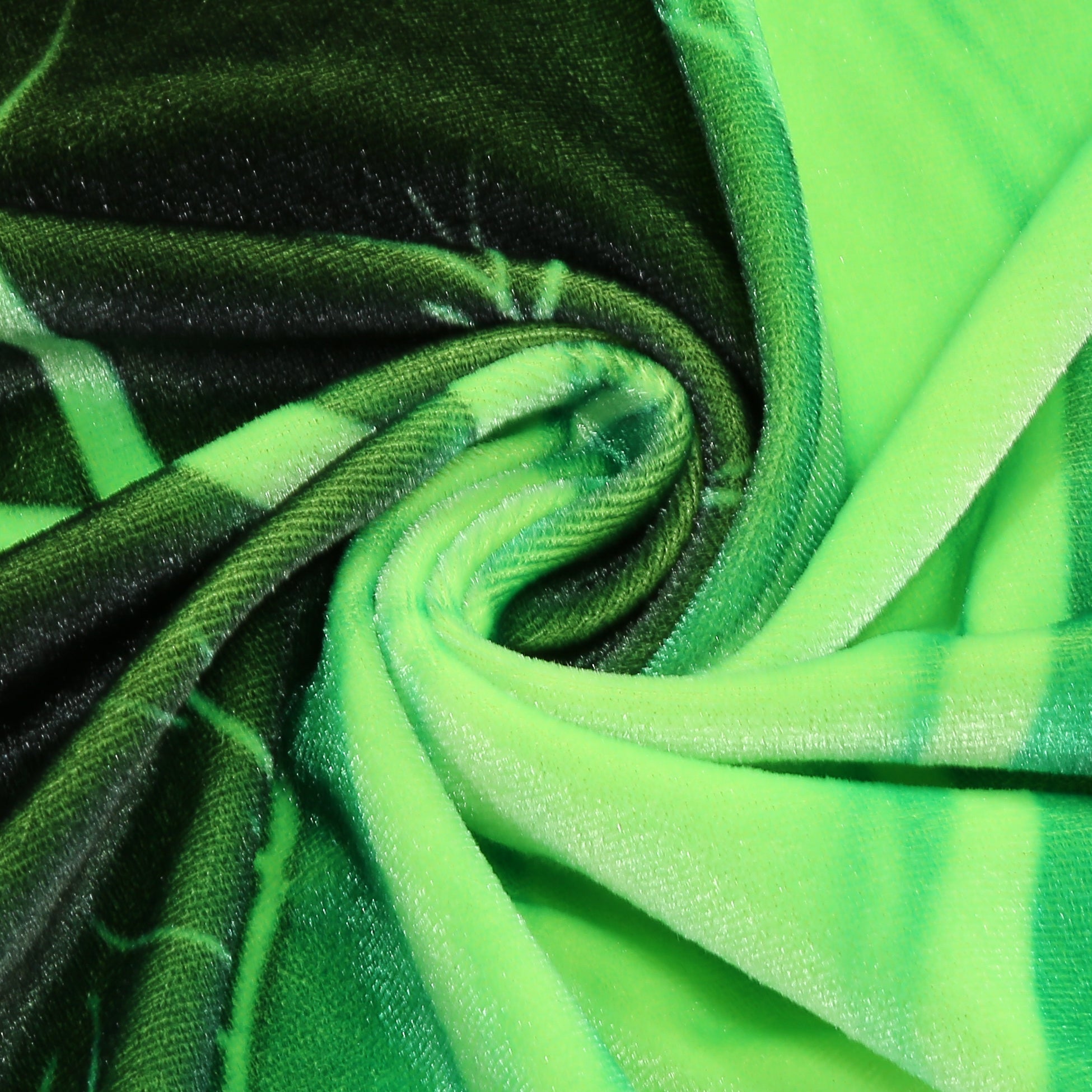 Adult Men Wizard Hooded Robe, Black Cloak With Green Tree Branch Print, 150cm‑170cm Shoulder‑to‑Hem Sorcerer Cape for Halloween Cosplay